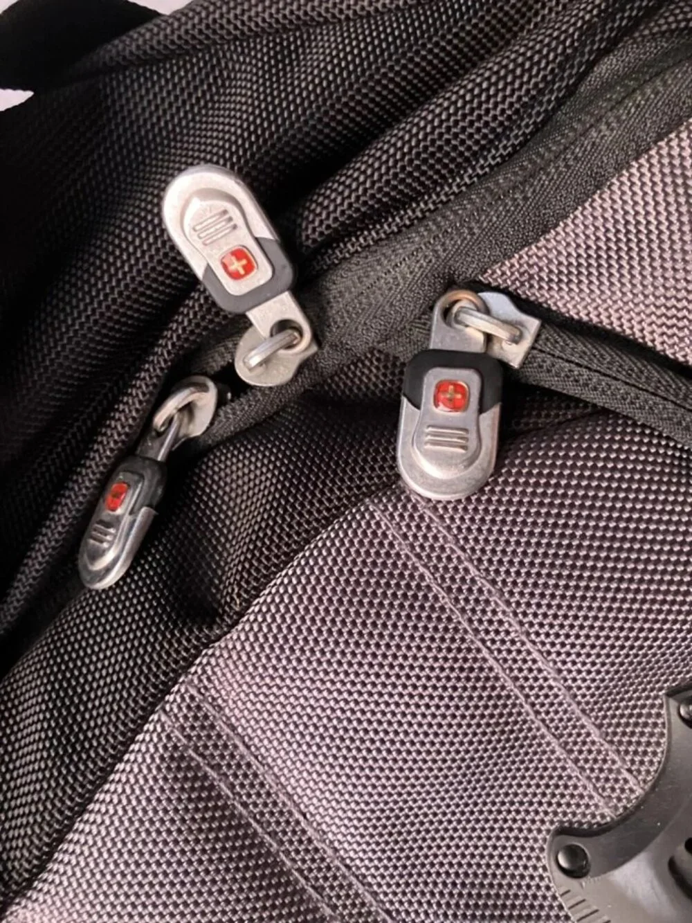 SWISSGEAR Model 9275 Backpack Laptop Case Airflow